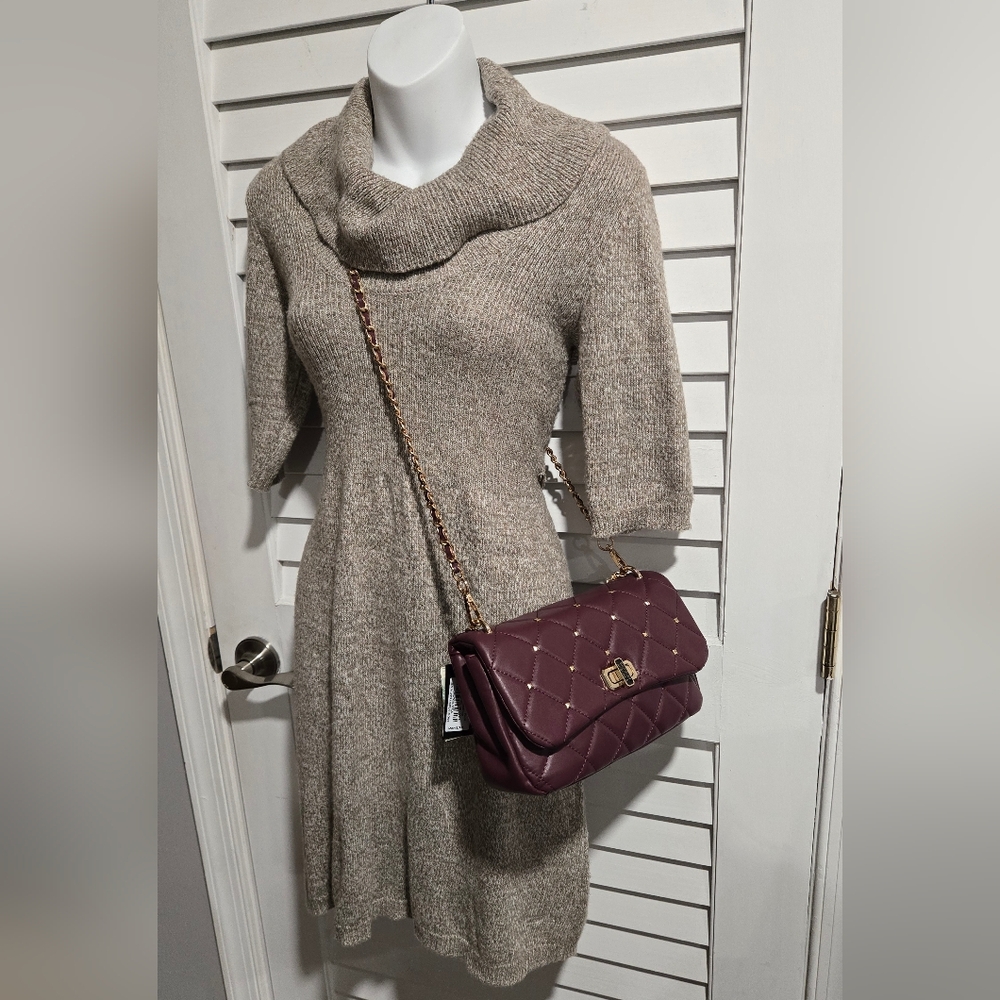 Badgley Mischka Plum Quilted Hand Bag with Gold Chain and Adjustable Crossbody - Picture 9 of 14